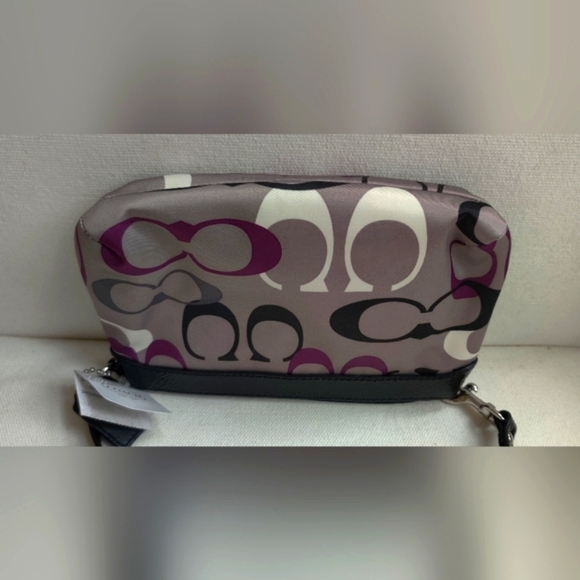 Coach Signature Wristlet Multicolor Sateen Print New with Tag - Picture 6 of 10